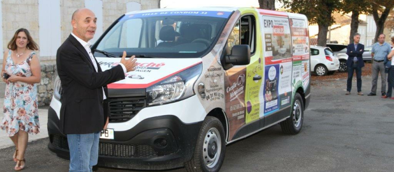 Un minibus pour les associations Condomoises 