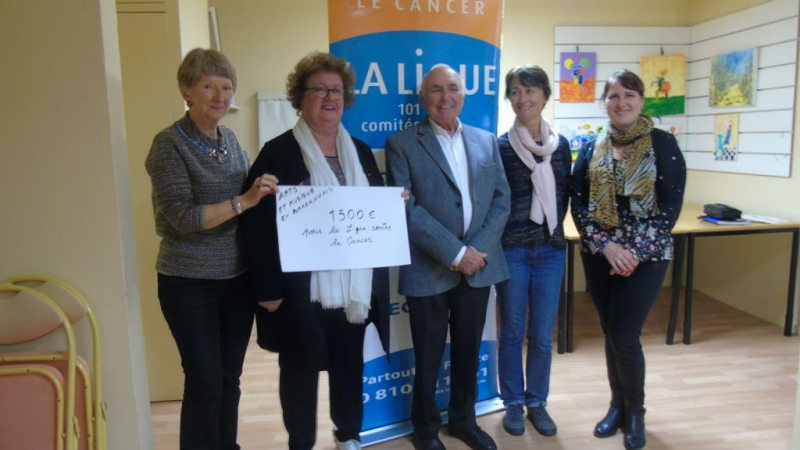 L'Association "Art et Musique en Barranais " a gratifié La Ligue contre le cancer d'un  remarquable chèque