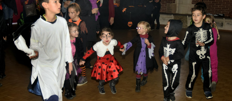 Une centaine d'enfants a fêté Halloween 