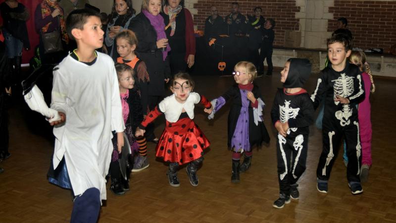 Une centaine d'enfants a fêté Halloween 
