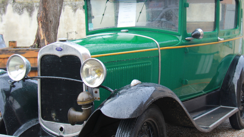 EXPOSITION VOITURES ET MOTOS ANCIENNES
