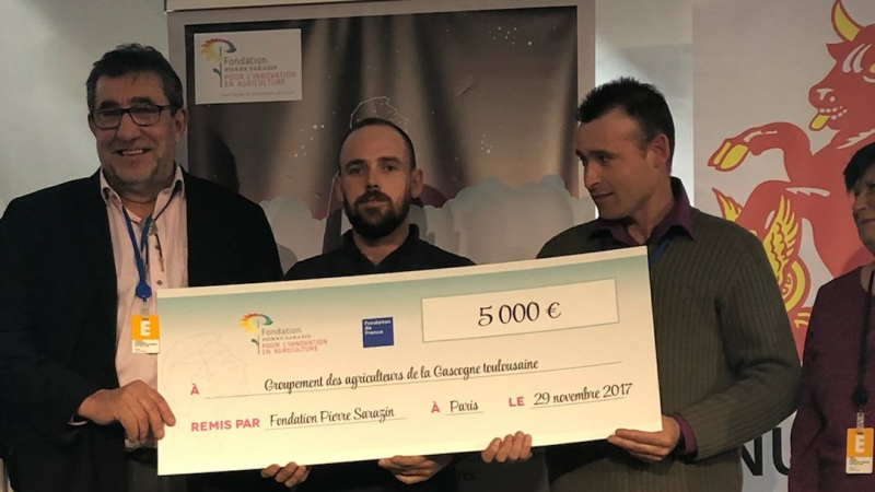 L’Isle jourdain  Le Groupement des Agriculteurs  reçoit le 2ième prix de la Fondation Pierre Sarazin.