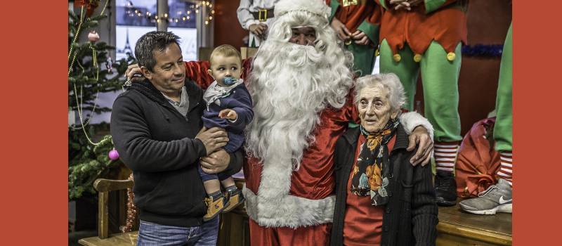 Sorbets – Le Père Noël arrive en car…