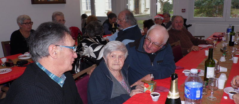 Repas des résidents et des familles à Noël Cité Saint-Joseph