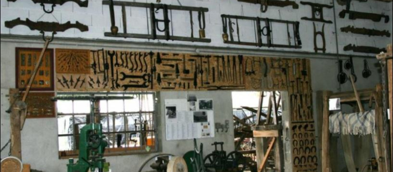 LE MUSÉE DES VIEUX OUTILS DE GARLIN EXPOSE SA COLLECTION 