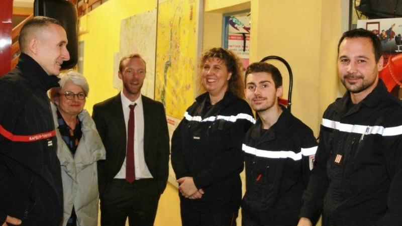 Visite du sous-préfet dans les services de secours