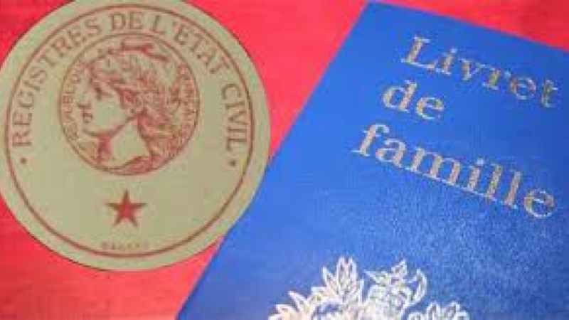 Registre des naissances à Roquebrune