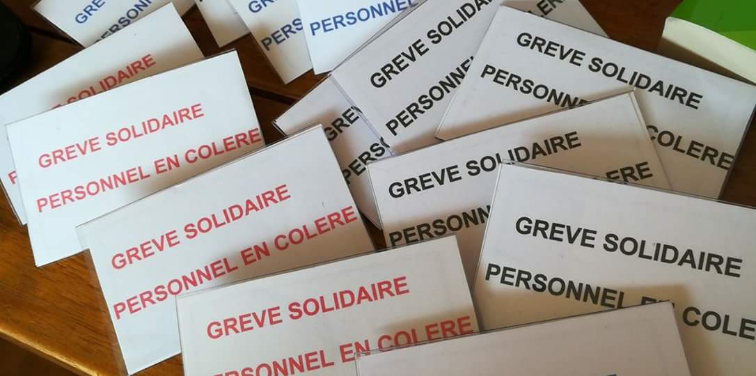 Même s'ils s'occupent des résidents , ils sont en grève ! 