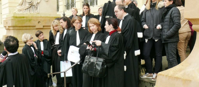 Mobilisation des robes noires