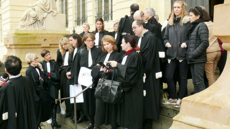 Mobilisation des robes noires