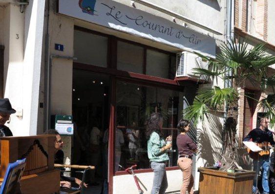 une des manifestations au Courant d'Air, rue du 14 juillet