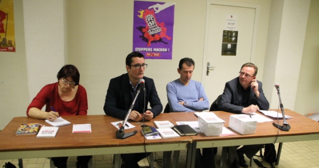 Olivier Dartigolles et les représentants du PCF Gersois