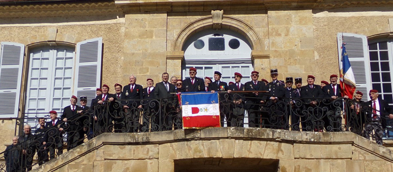 Retrouvailles entre parachutistes gersois