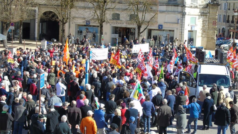 La manif des retraités et des EPHAD   : digne, fournie, pacifique