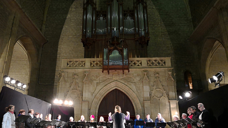 Choeur et orgue en l'église Sainte Marie