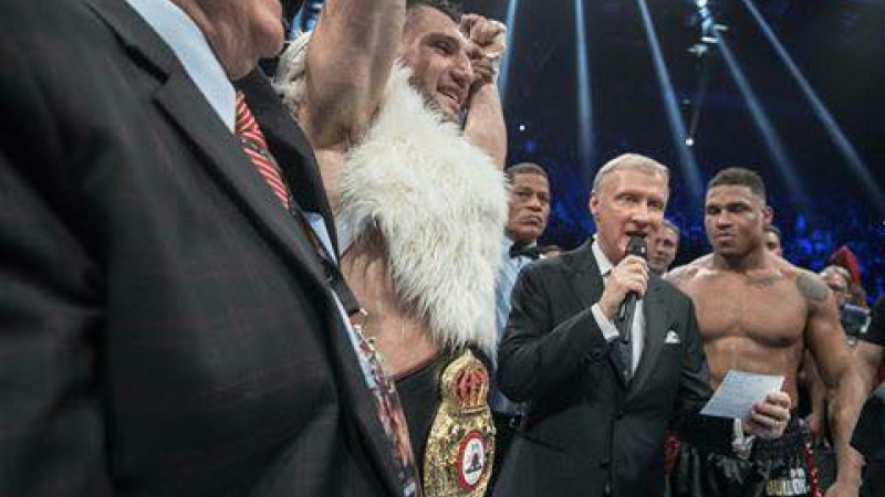 Boxe : Le ToulousainArsen Goulamirianchampion du monde WBA