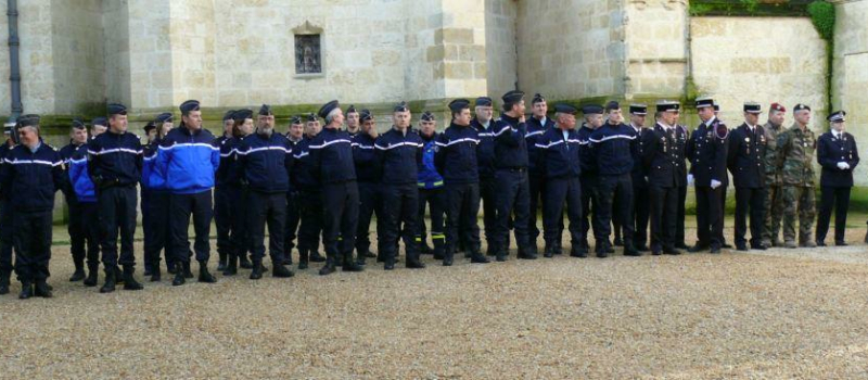 Minute de silence en hommage aux victimes de l'attaque terroriste