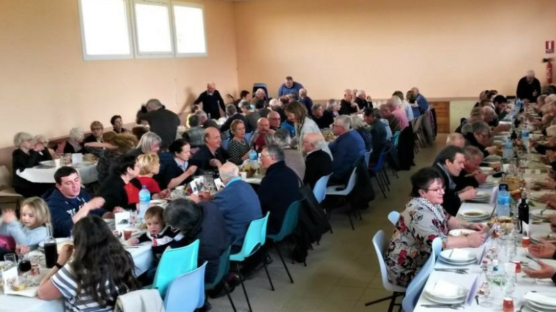 Carton plein pour le banquet des chasseurs