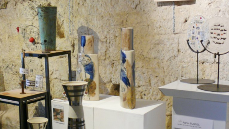 Douze artisans d'art exposent dans la salle d'accueil du château de Lavardens