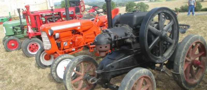 Exposition de vieux tracteurs