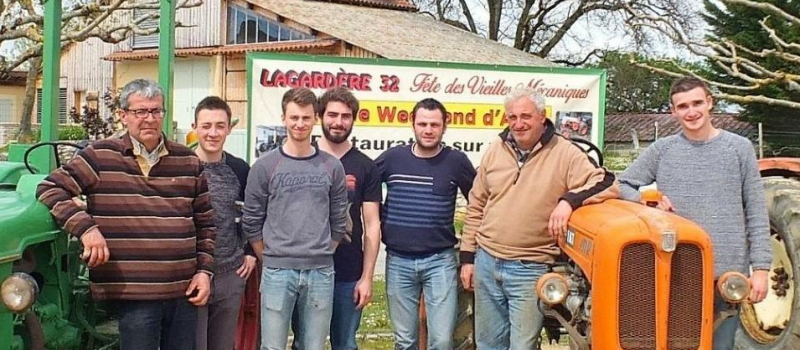 Les vieux tracteurs en exposition