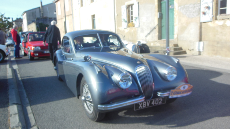 Une belle concentration de voitures anciennes