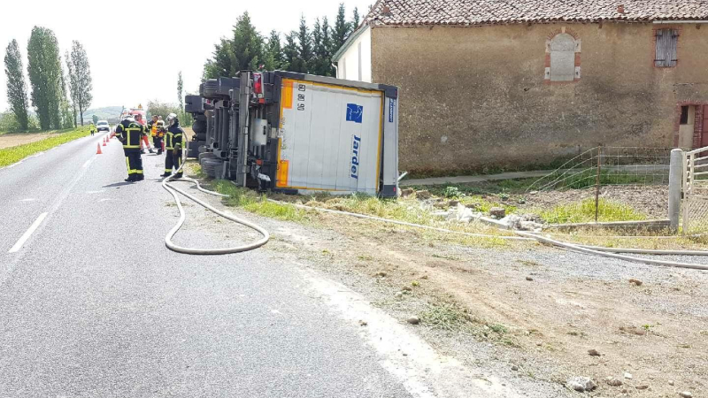 Opération de dépollution suite a un accident de poids lourd