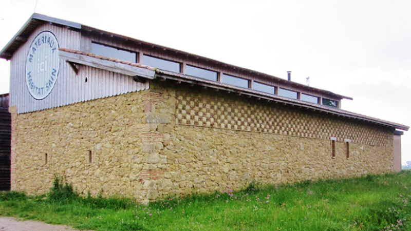 A défaut d'oreilles, les murs à damiers parlent