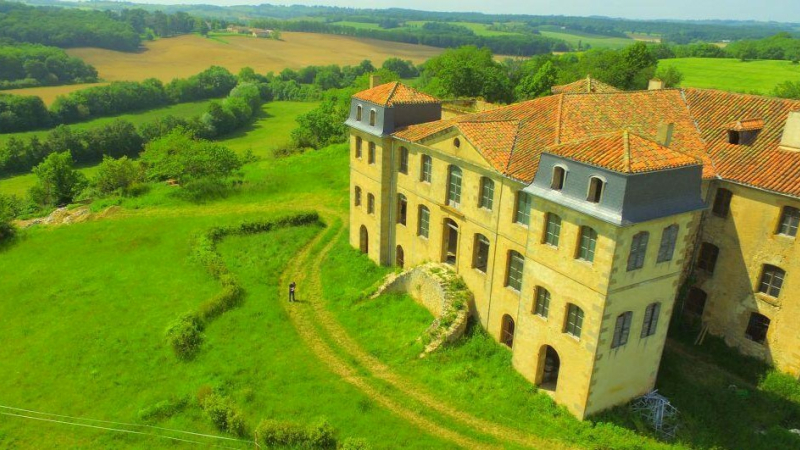 Un château neuf pour le peuple