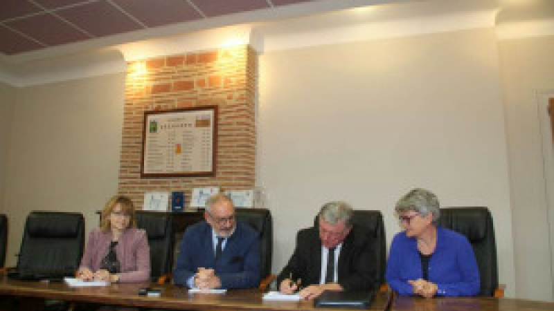 Le maire a signé une convention avec les Finances publiques