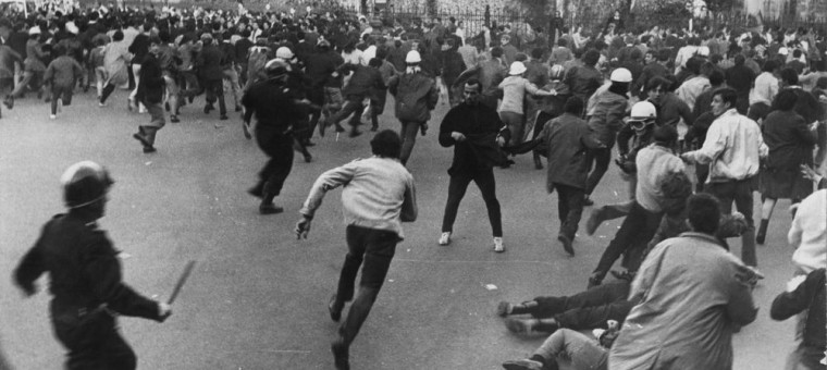 mai-68-a-bordeaux-manifestation-devant-la-mairie-place-pey-berland.jpg