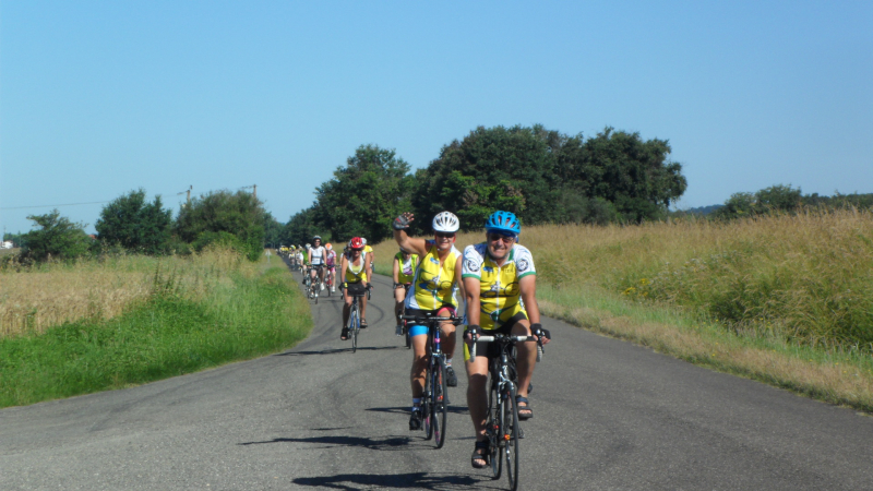 VIVONS VELO. ILS ONT ROULE POUR LA RECHERCHE MEDICALE