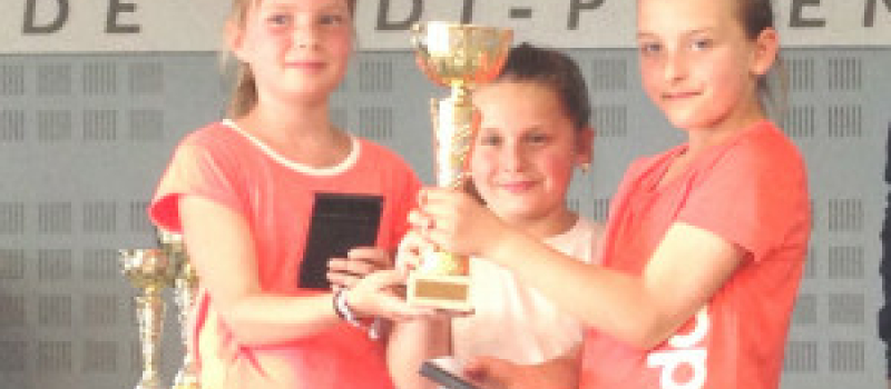 Tennis : Les filles 9/10 ans championnes régionales