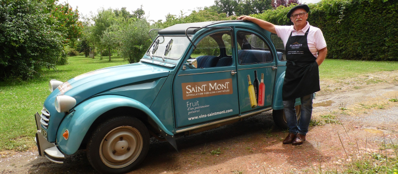 Ambassadeur motorisé à l'ancienne du Saint-Mont 