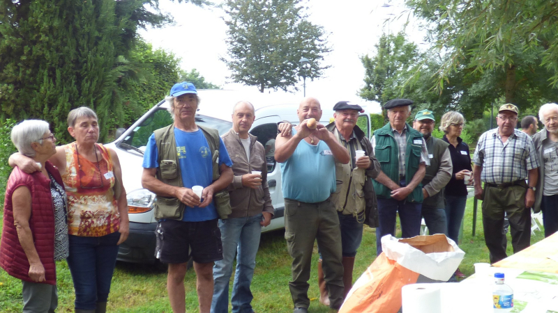 Le  concours de pêche de la fête