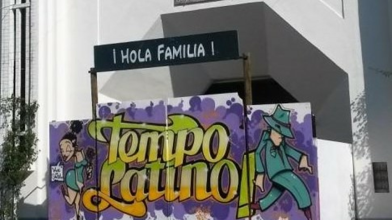 « ¡ Hola familia ! ».