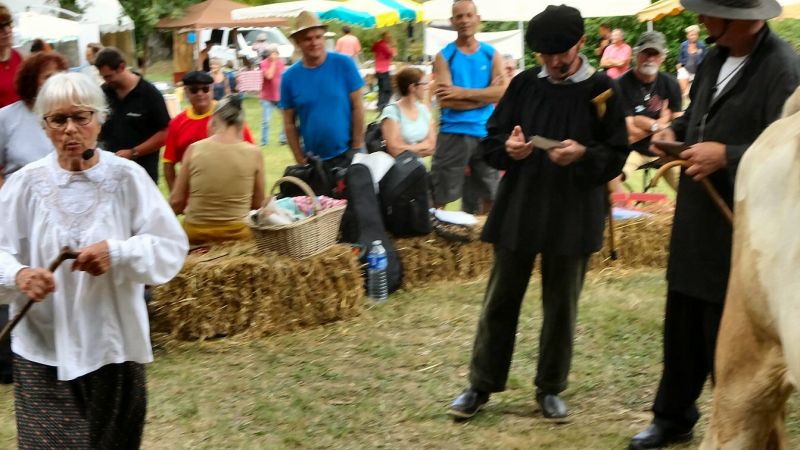 L'académie de Gascon sur scène à la foire de la Madeleine à Montesquiou 