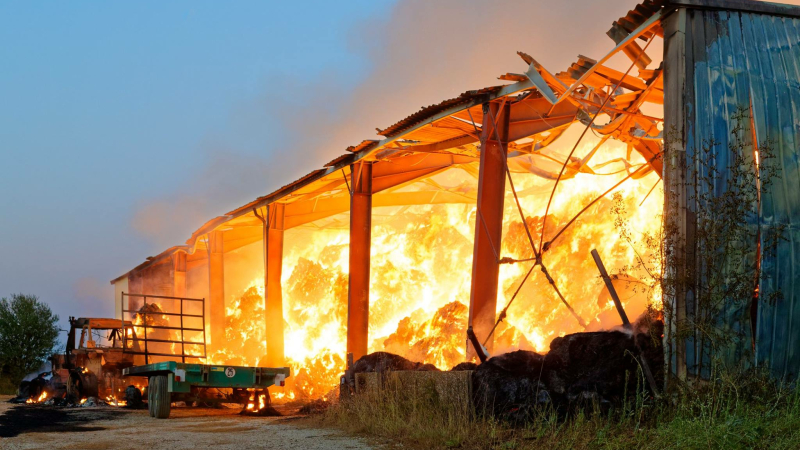Incendie dans la future ferme aux 800 veaux