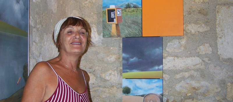 L'artiste peintre Brigitte Cailleau présente ses espaces colorés inspirés de la nature gersoise à la petite chapelle de Sarrant