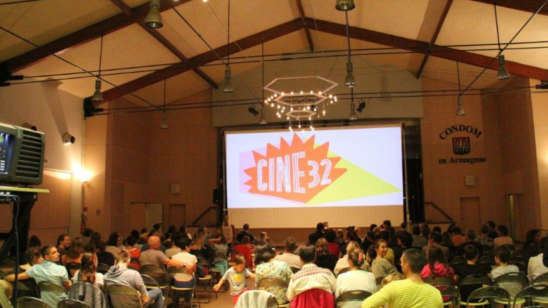 Cinéma de plein air bien à l'abri !