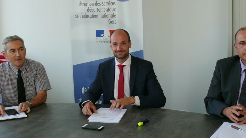"Une rentrée scolaire qui s'est très bien passée même s'il reste quelques points sensibles", résume le directeur d'académie, Mathieu Blugeon.