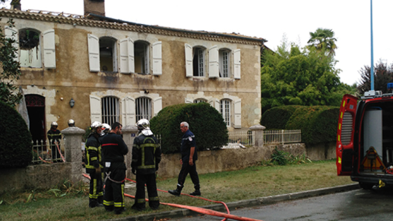 Important incendie Une maison totalement détruite