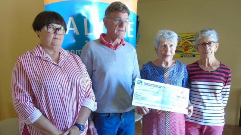 La Varangue de Vic-Fezensac remet un chèque de 1500 euros à La Ligue