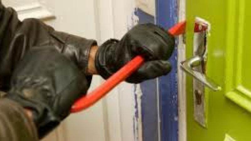 Deux jeunes voleurs pris sur le fait