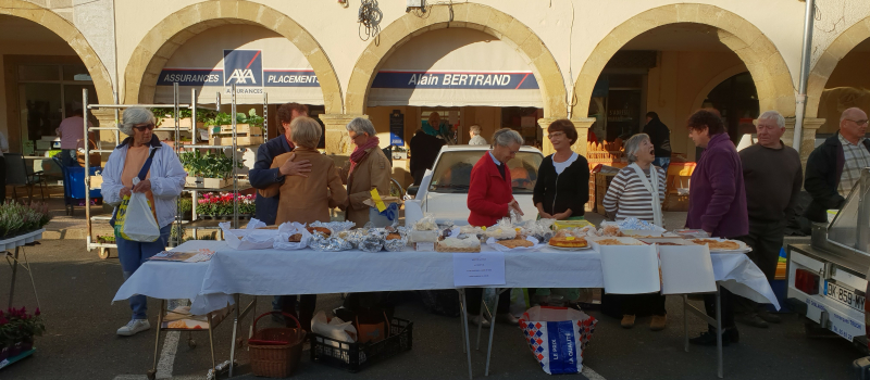 Réussite de la vente de gâteaux sur le marché