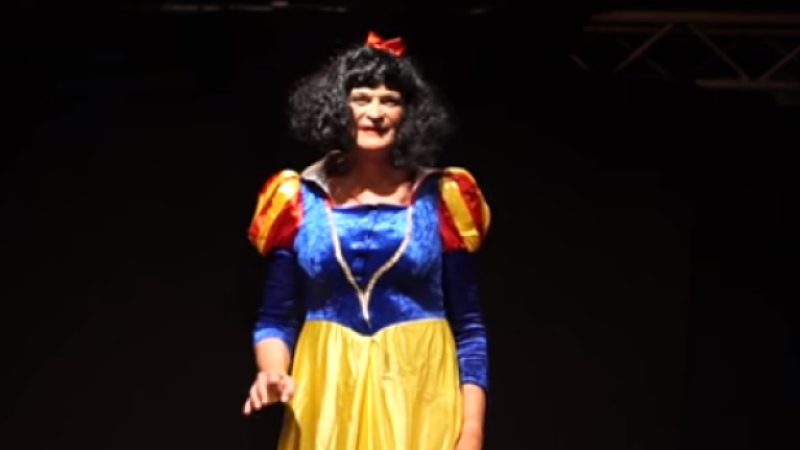 "Blanche Neige règle ses contes" au Festival Bizarre