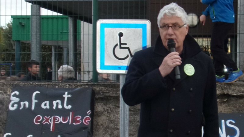Plus de 300 personnes devant le collège 