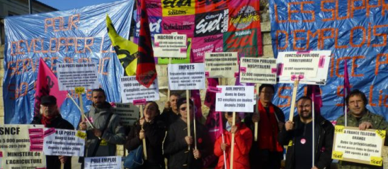 Rassemblement action symbolique Sud Solidaires pour les services publics