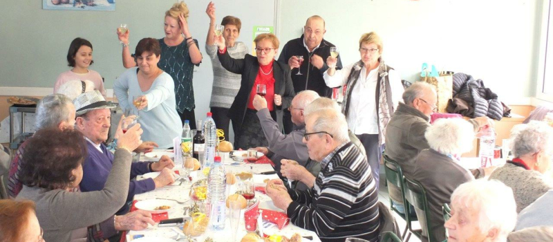 Un repas pour rompre l'isolement