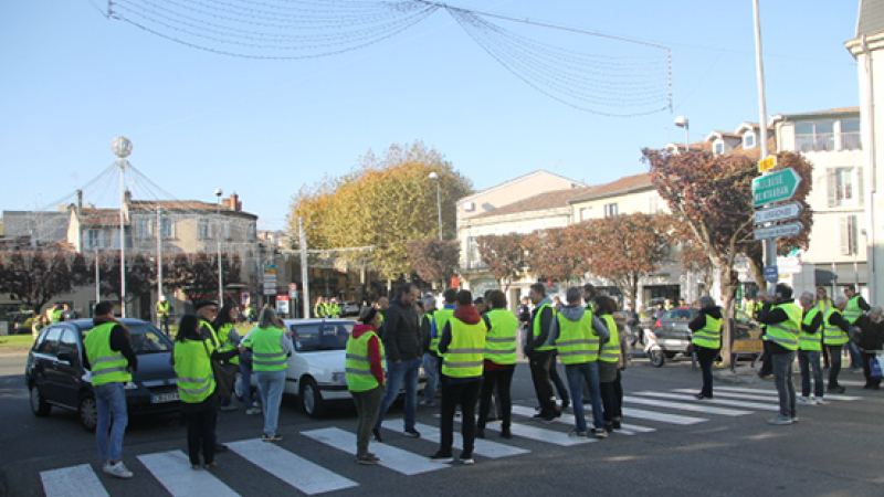 Gilets Jaunes : des menaces se précisent, les appels au calme se multiplient